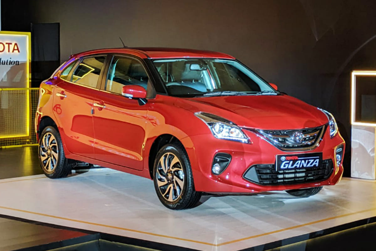 Which one is best car Toyota Glanza or Maruti Swift Dzire know Specification and features
