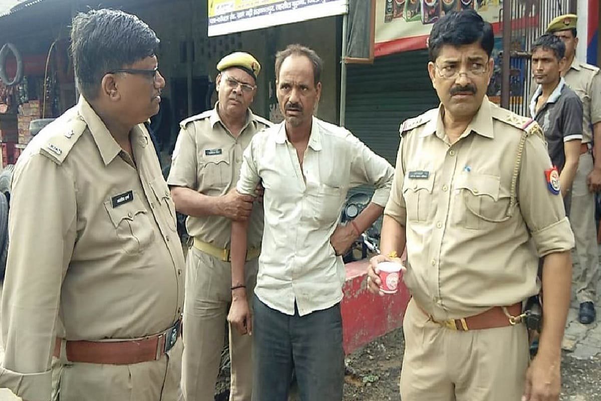Crooks a truck looted in Muzaffarnagar and the accused escaped from the spot