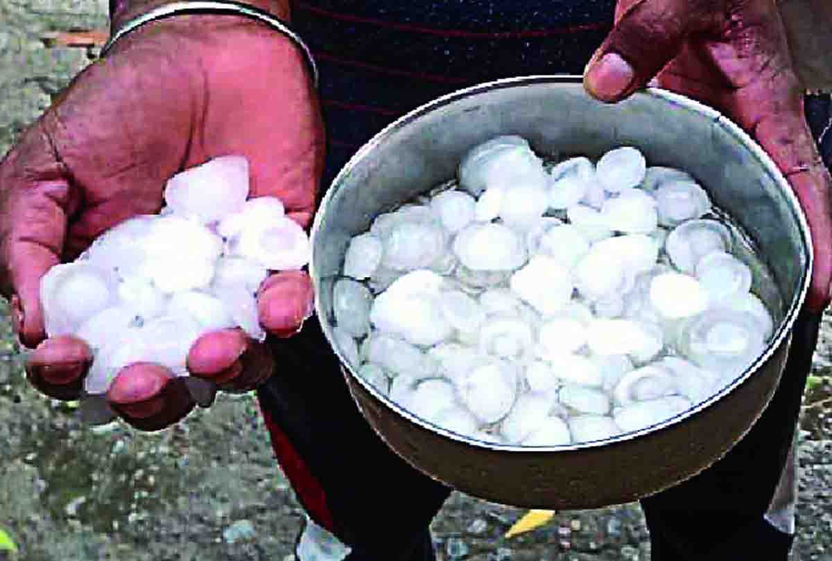 storm and rain in up three people died