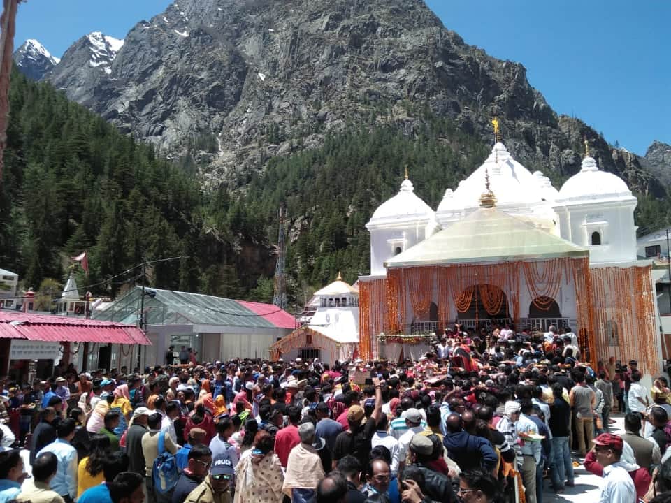 Pilgrims crowd Broke gangotri and yamunotri dham yatra Record of past many Years