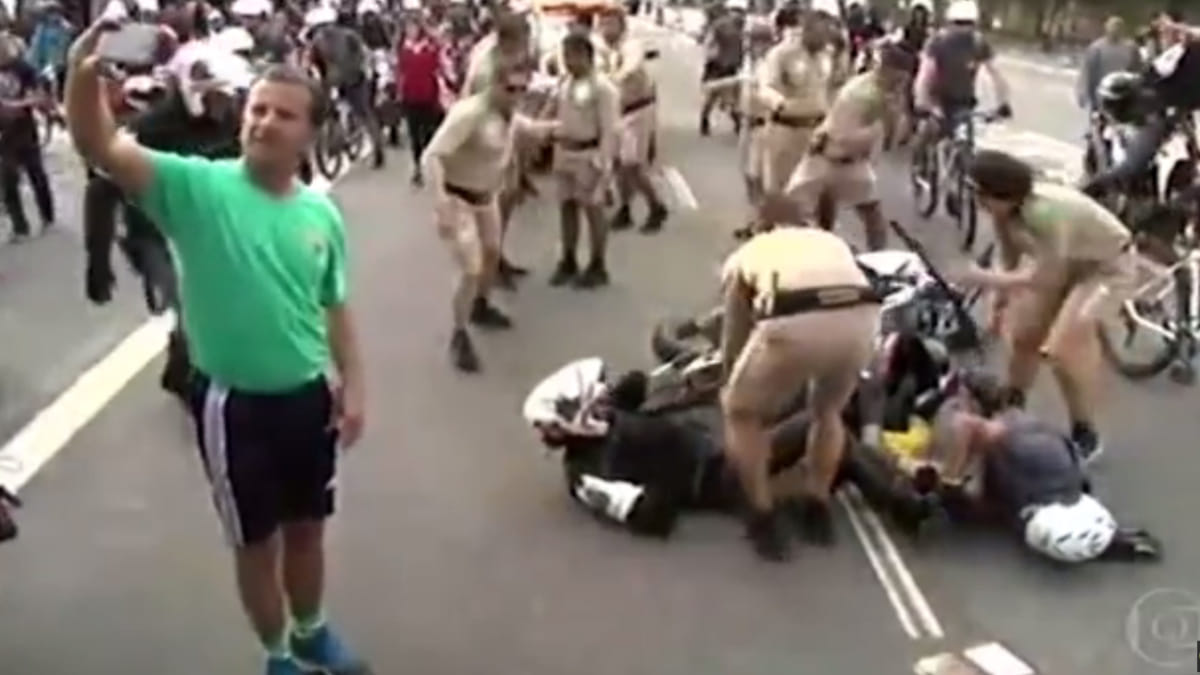 noida traffic police will impose fine on selfie or video shooters on accidental site