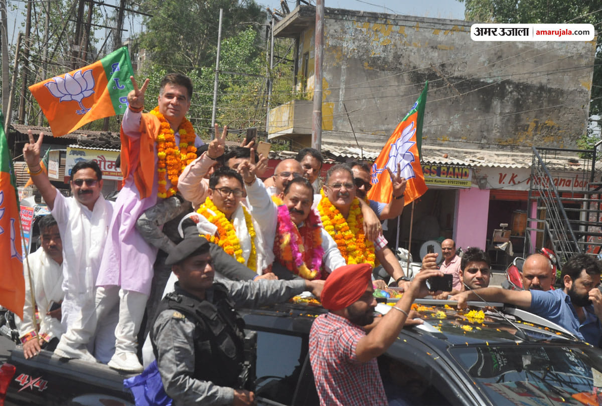dr. jitendra singh and jamyang tsering namgyal reached jammu after becoming member of parliament