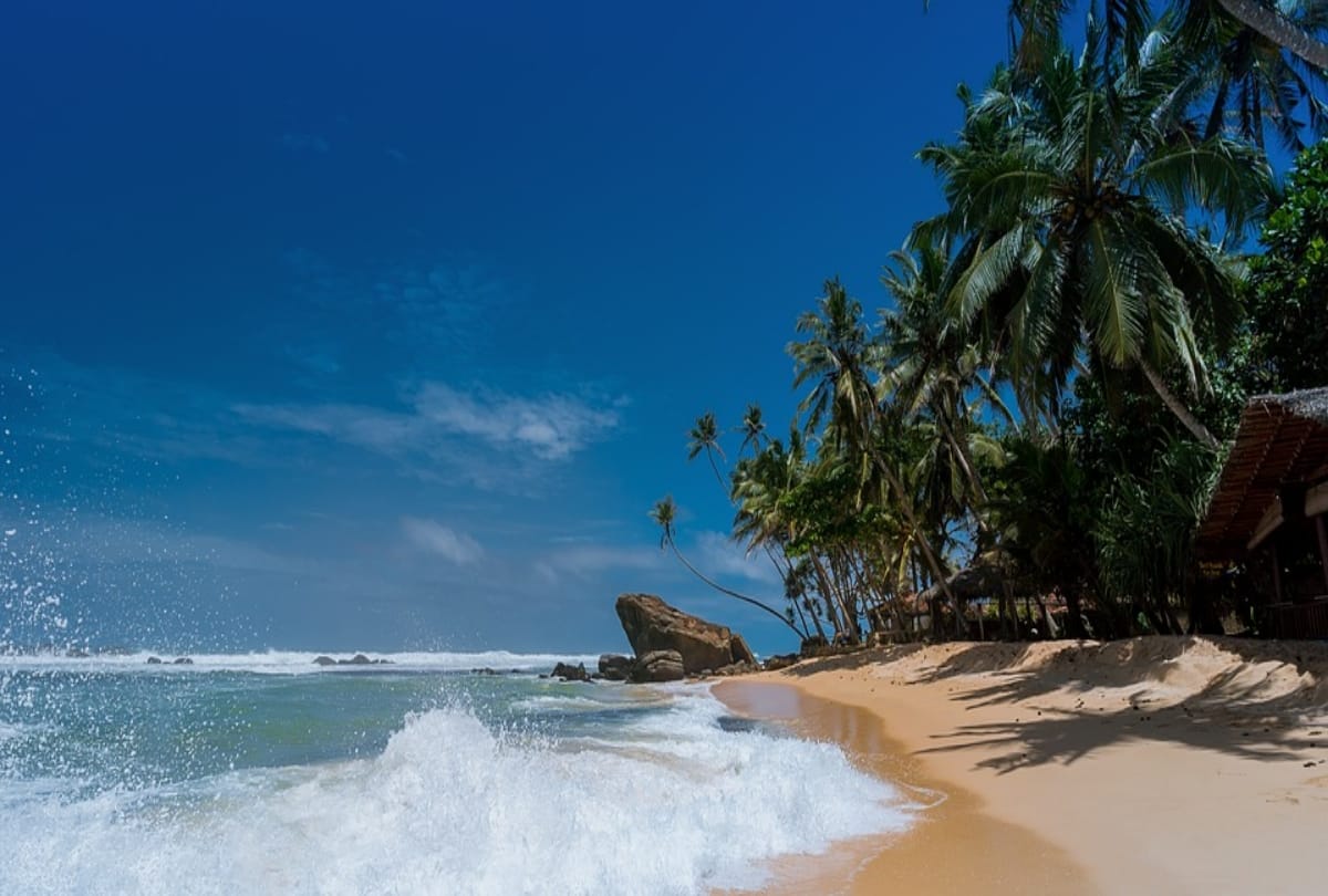 visit athirapally kerala in best season for travelling and amazing experience