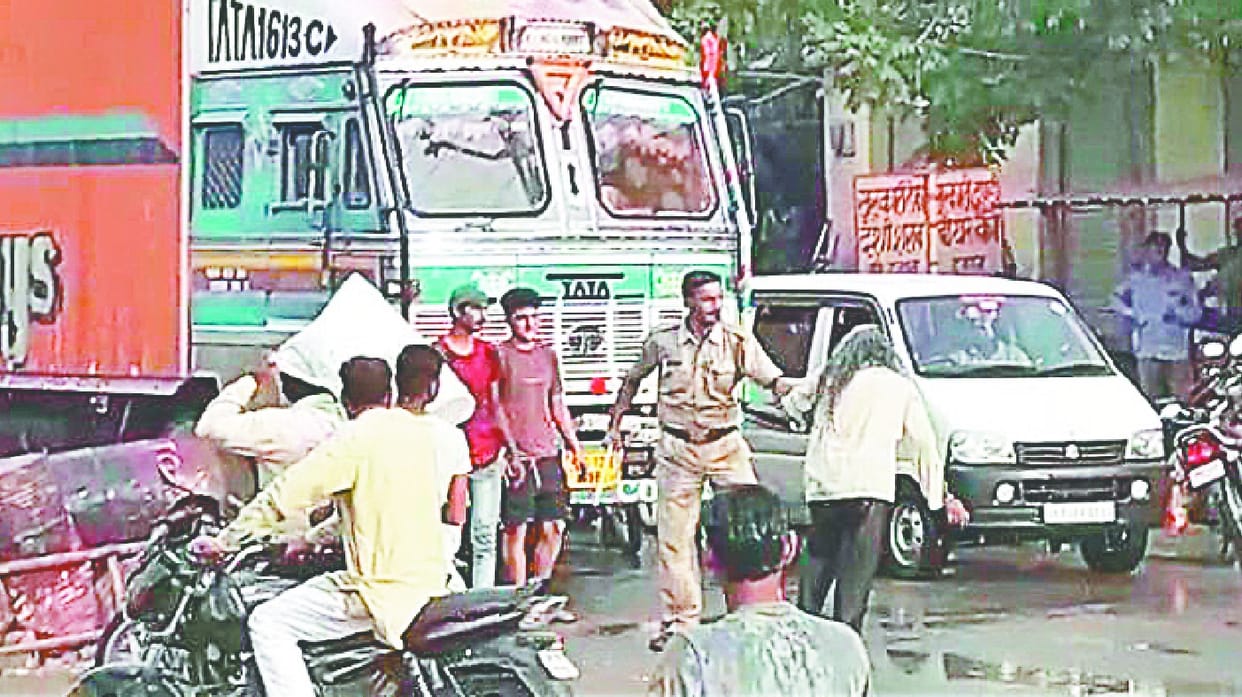 Drunk man kills policeman