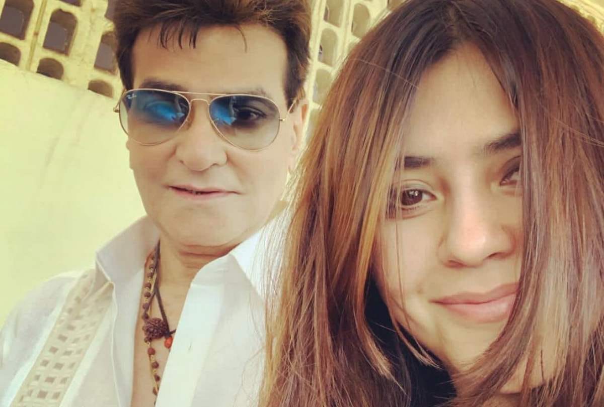 ekta kapoor talk about her wedding she is single because of her father jitendra