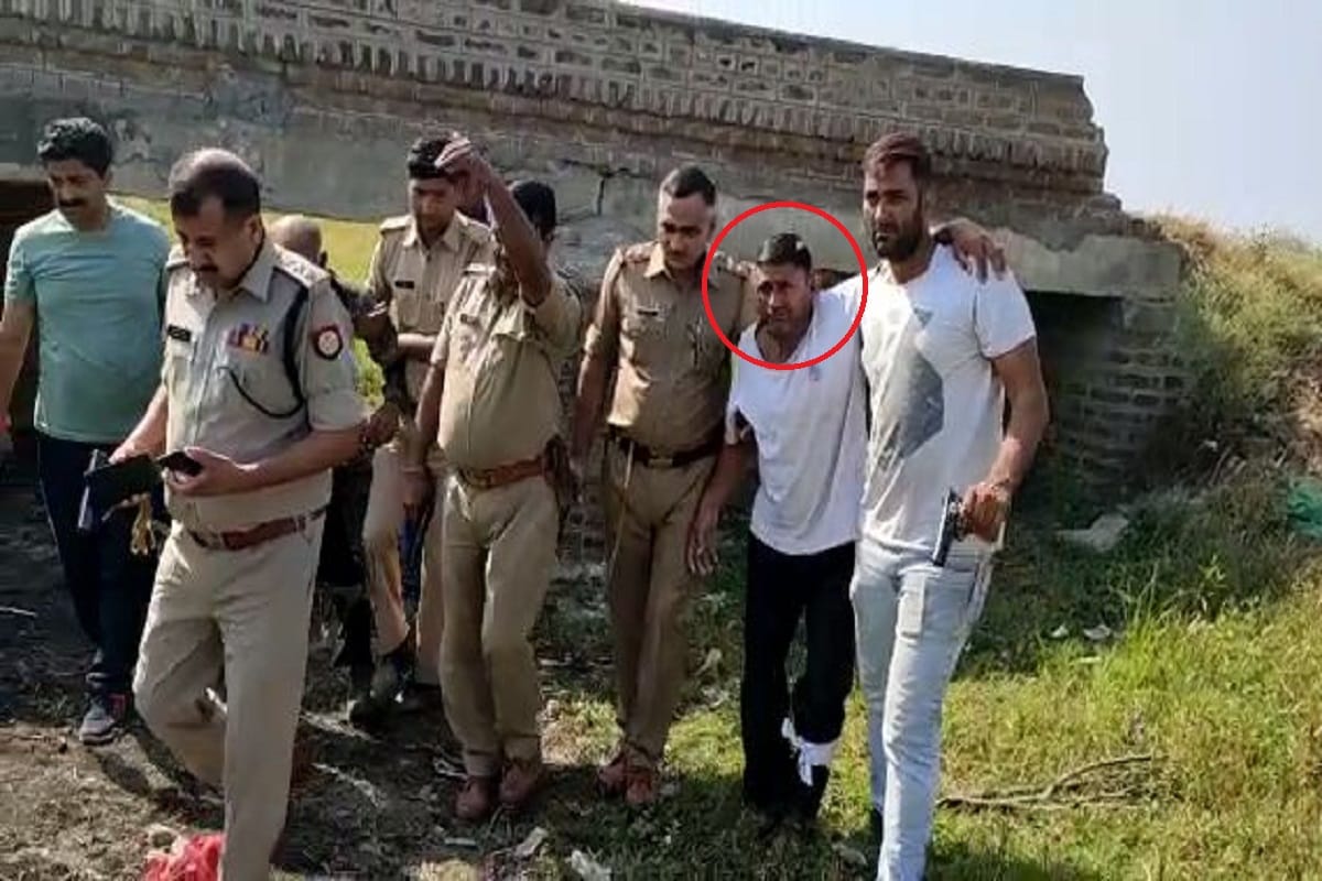 Two accused was shot in police encounter at Muzaffarnagar and four arrested
