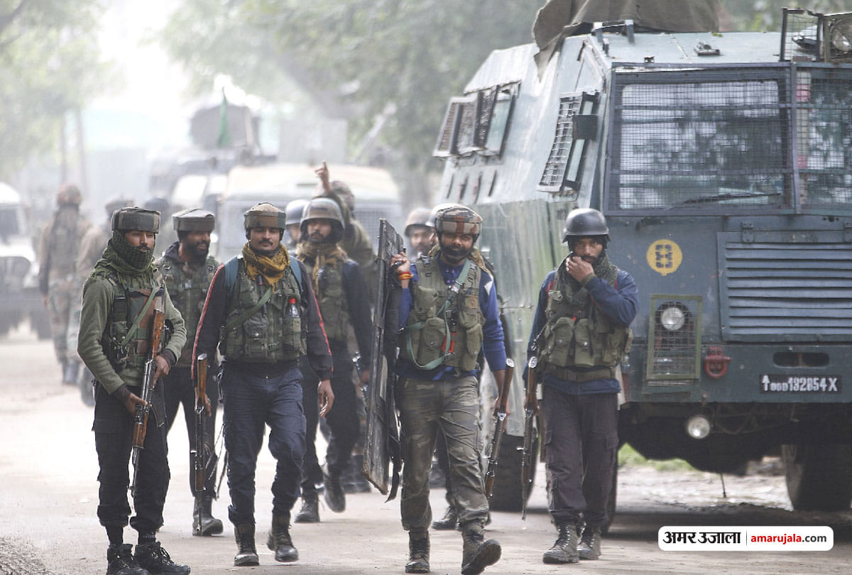 three arrested from pulwama kashmir with jaish-e-mohammad threat posters