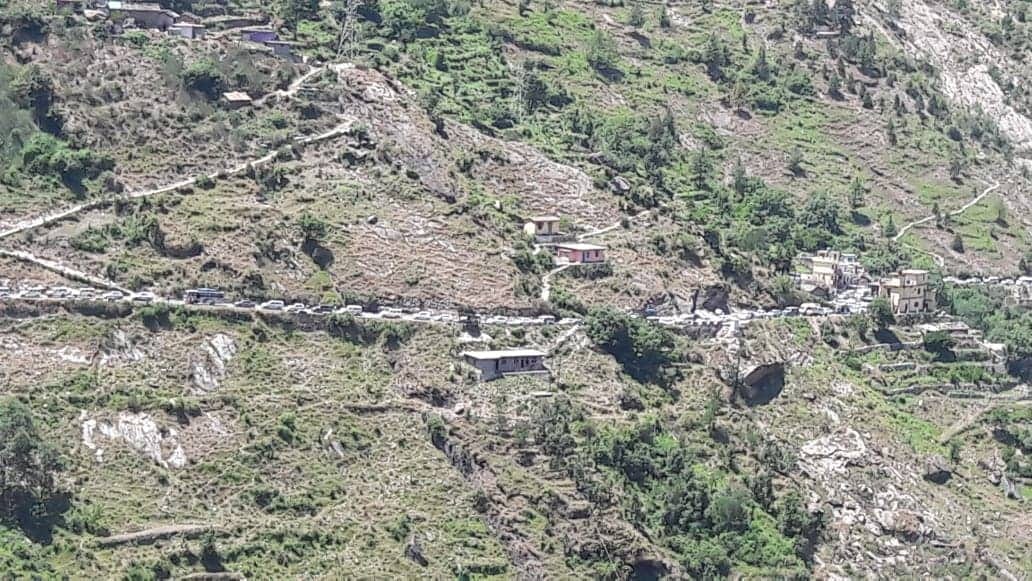 heavy jam in char dham yatra route mussoorie and nainital