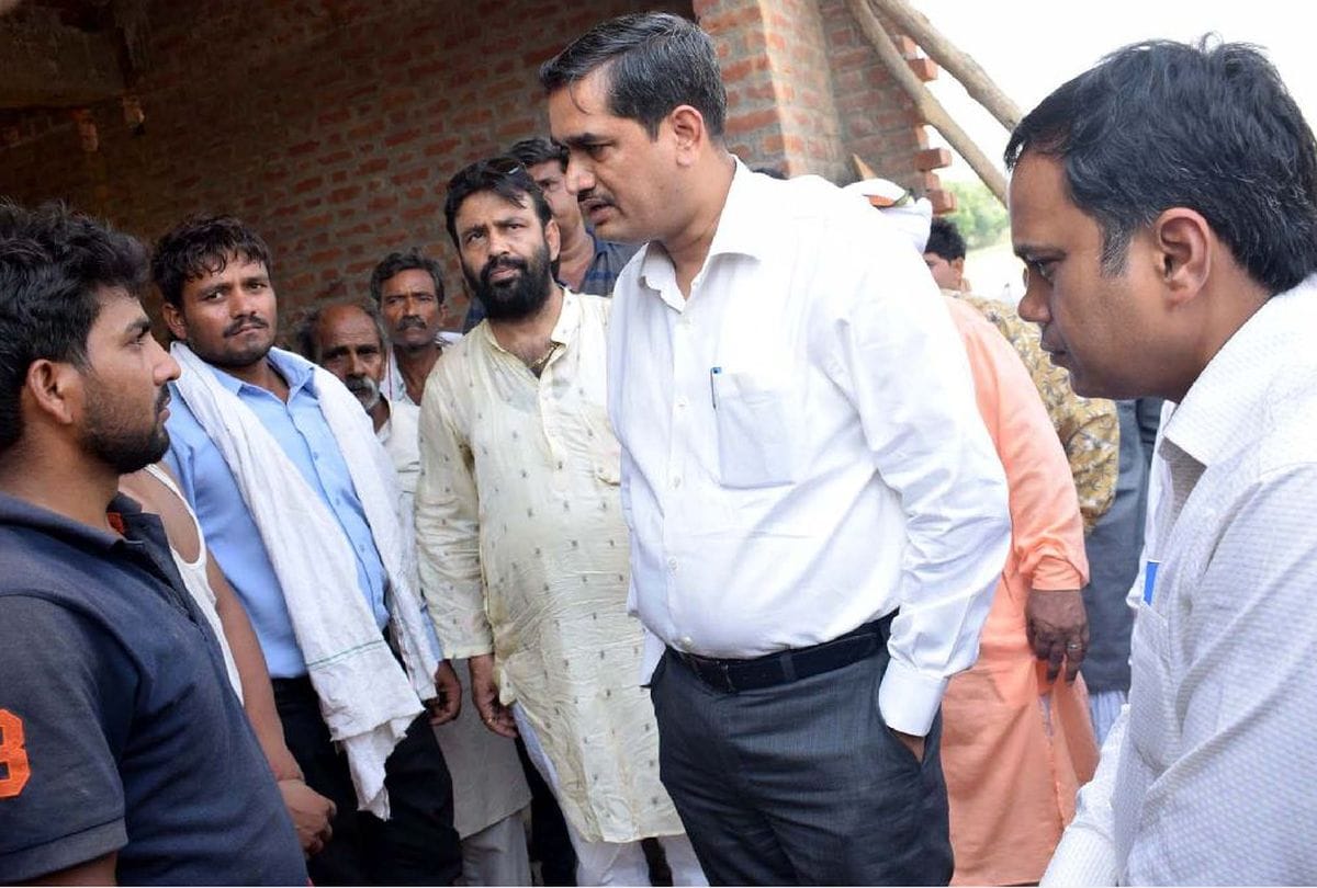 Compensation issued nine lakh rupees from typhoon deaths in kasganj