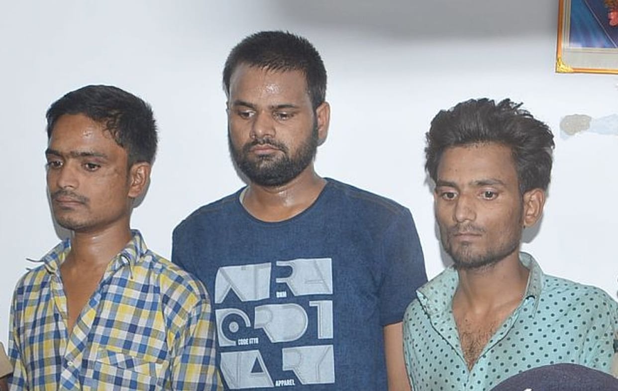 सवारियों से लूटपाट करने वाले गिरोह के तीन सदस्य गिरफ्तार