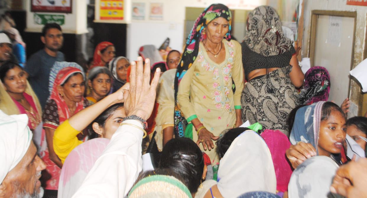 protest at hospital by petient