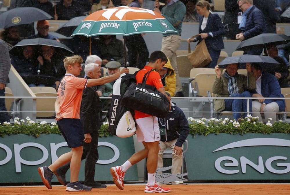 Novak Djokovic and Dominic Thiem roland garros semi-final suspended by rain 