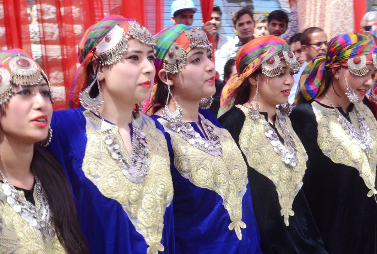 kashmiri girls in international summer festival shimla