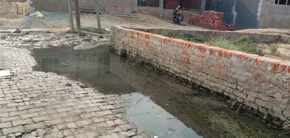 problems in awas vikas coloney