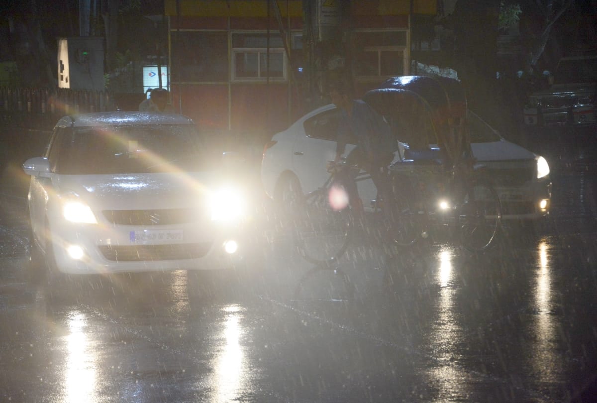 rain and dust storm in lucknow