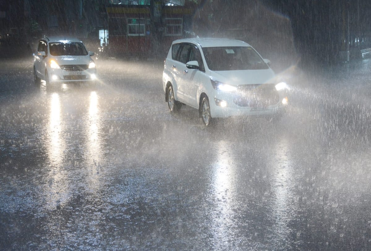 rain and dust storm in lucknow