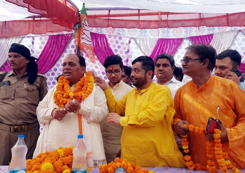 आपके कर्ज जीवन भर नहीं उतार सकता: राजवीर सिंह