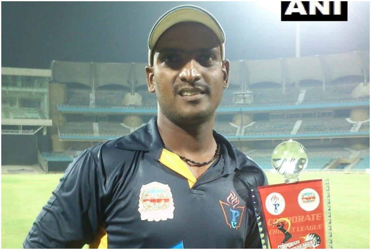 A local cricketer Rakesh Panwar was stabbed to death by three unknown assailants in Mumbai