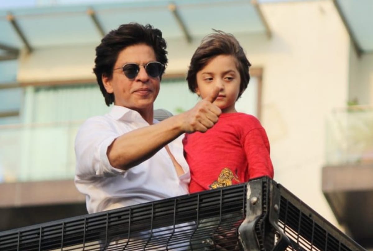 Shah Rukh Khan Amazing reply via AskSRK on Dhoom 4 and to burn Ra one CD on dussehra