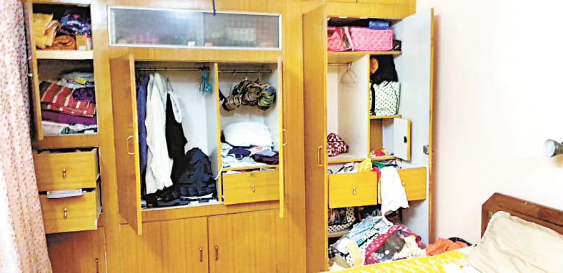 Day to day stealing in gomti nagar in house of retired manager of pnb