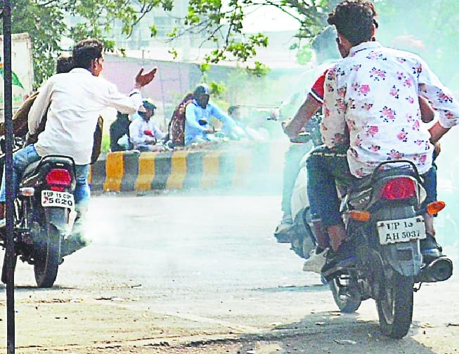 Shohade Belgaum, Stunts and Flirting