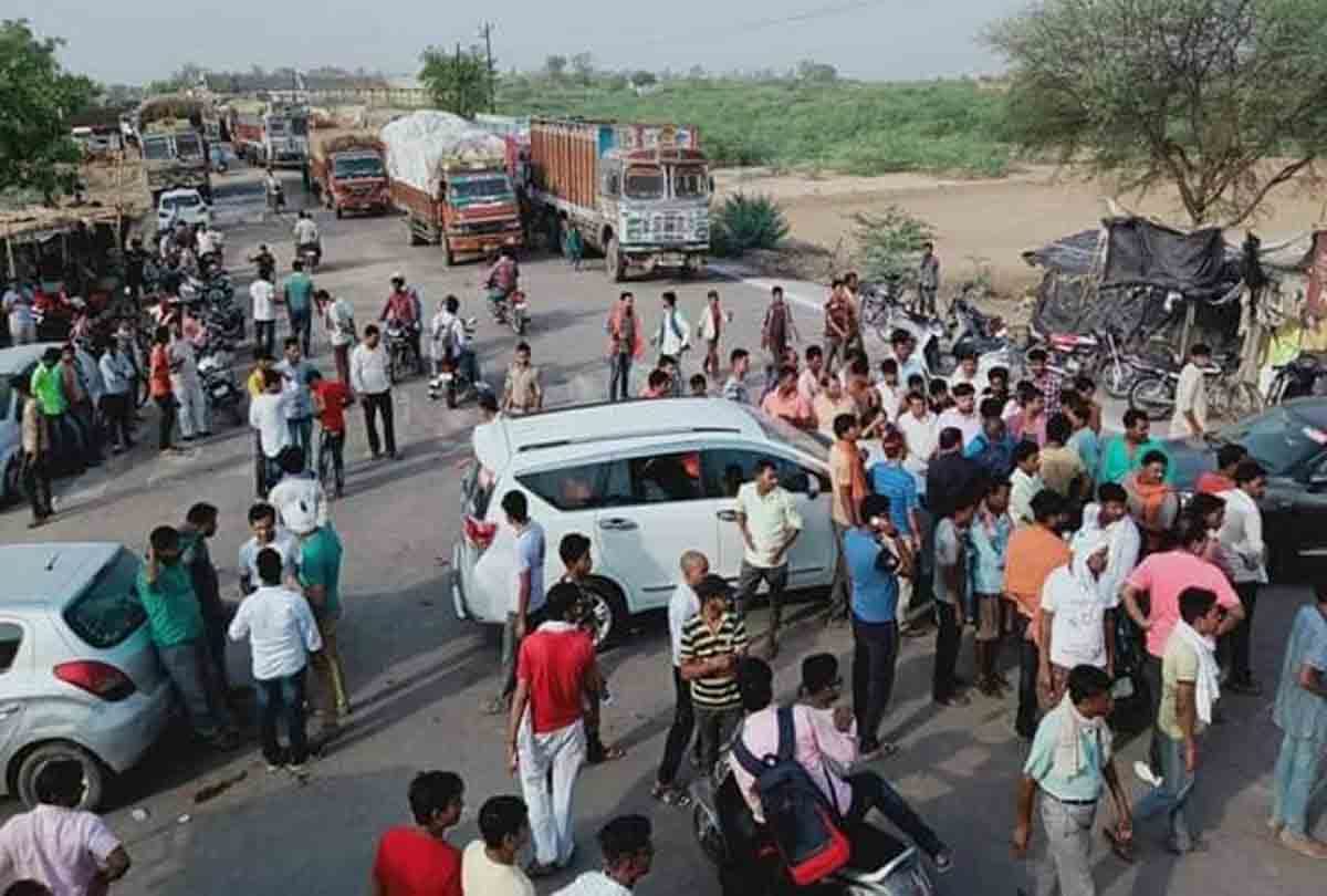 mla gets road block due to illegal mining in up