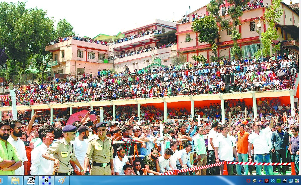 shreeman ke antim darshan ko umada janasailaab