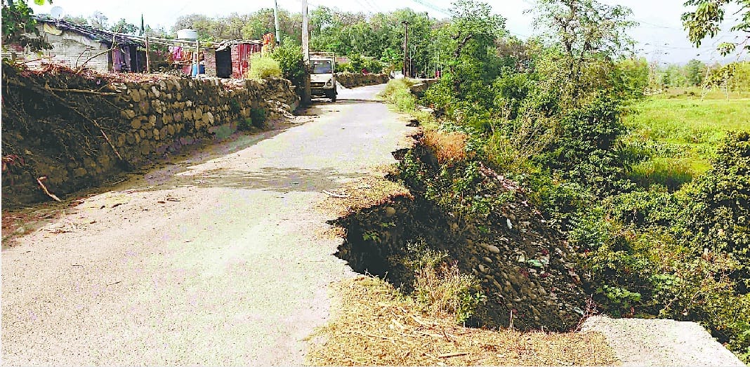 Irregularities in the road construction
