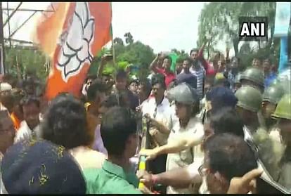West Bengal: Clash broke out between BJP workers and police in Gangarampur