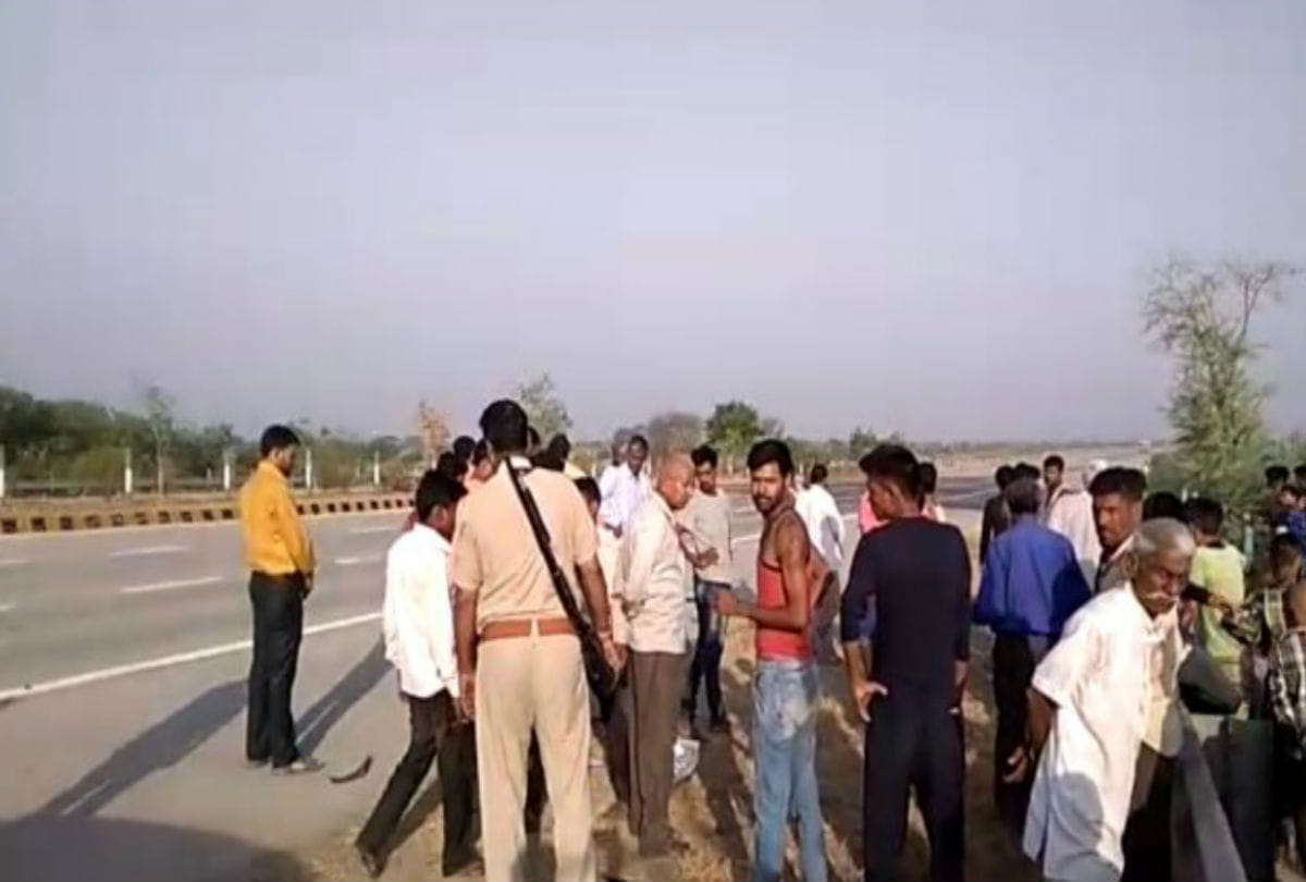woman dies in car accident after tires burst on Yamuna Expressway