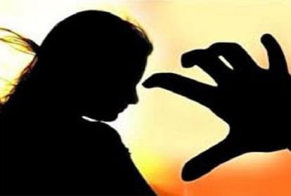 पिता ने रिश्तों की मर्यादा को किया तार-तार: बेटी के साथ दुष्कर्म का प्रयास; मां ने बताया उस दिन क्या हुआ? Father violated the dignity of relationships: attempted to rape his daughter; Mother filed a case