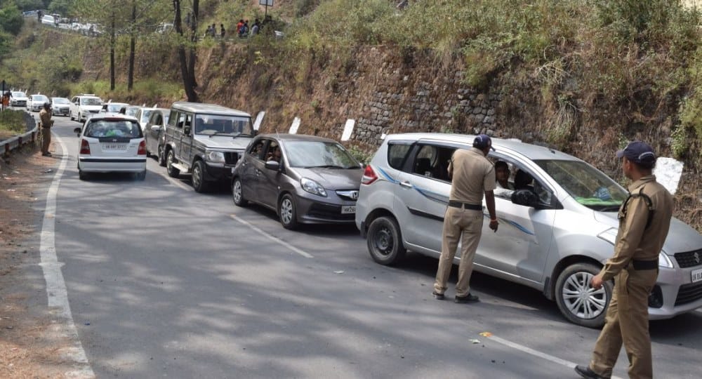 huge rush of tourist in nainital tourist facing problem