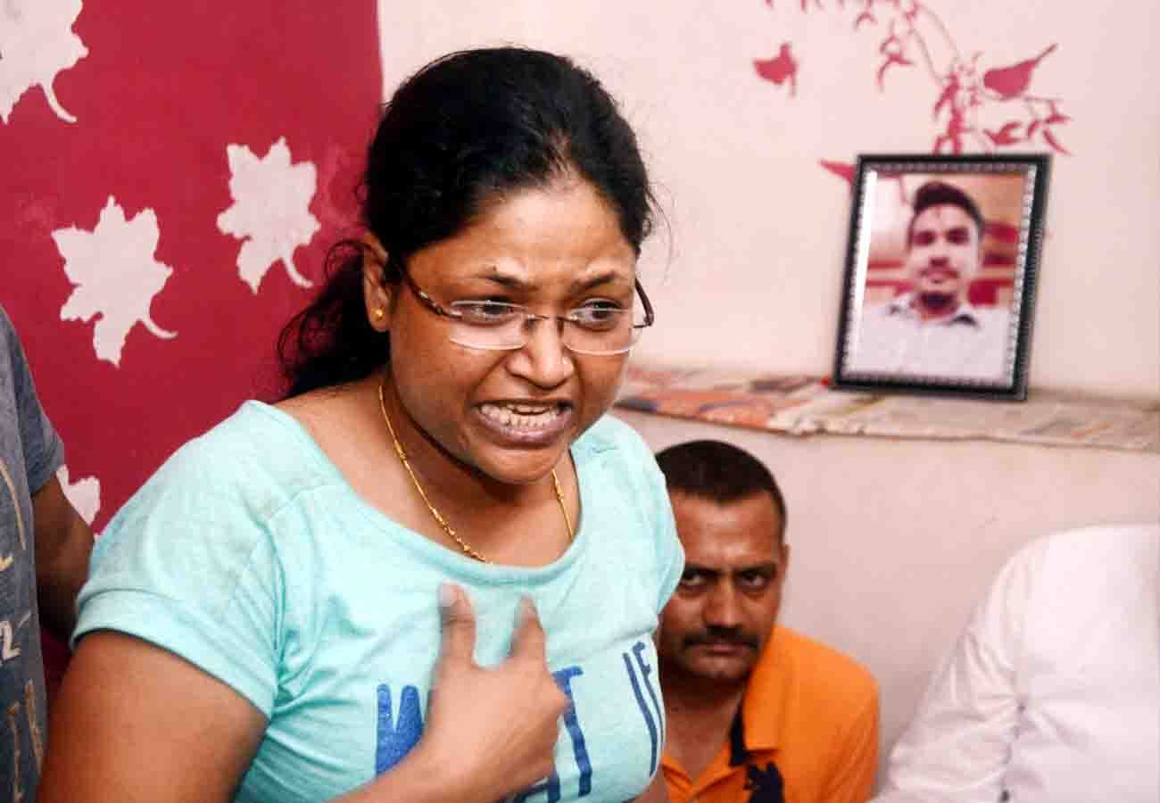 Bajrang Dal activist dies by police jeep in kanpur