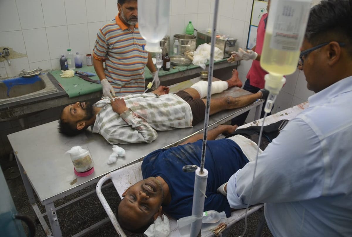 two injured in chandinagar police encounter
