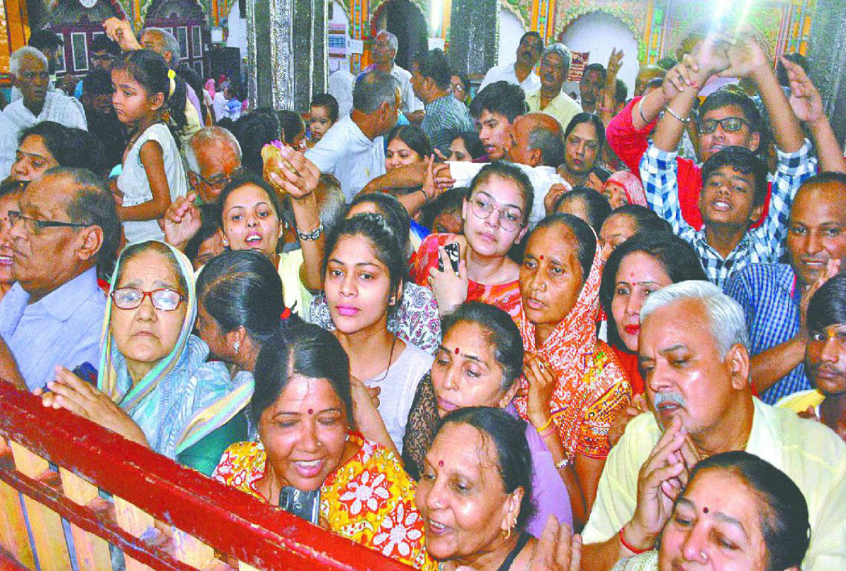 women devotees send rakhi to lord krishna on rakshabandhan 2019