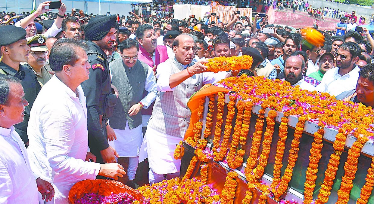 ‘teree mittee mein milajaavaan, gul banake main khilajaavaan’