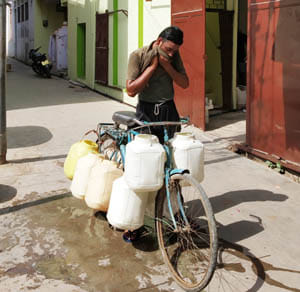 garmi aate hi bijli ba pani ne sath choda