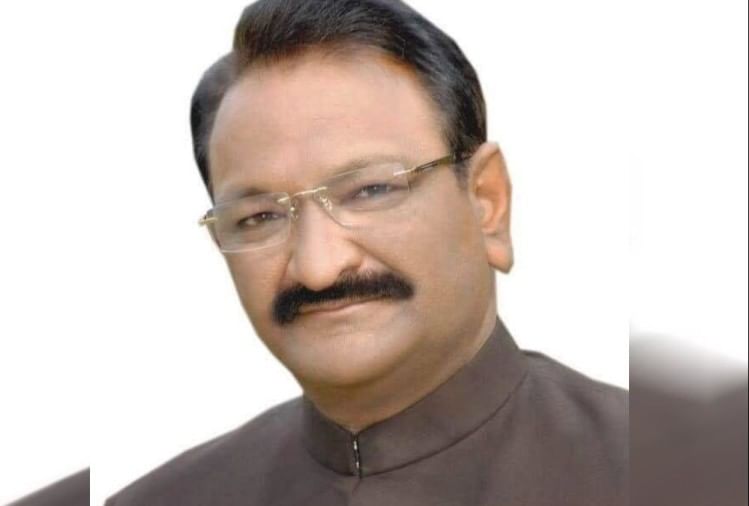 दिवंगत भाजपा नेता से बीमारी ठीक करने के नाम पर हुई थी 21.50 लाख की ठगी