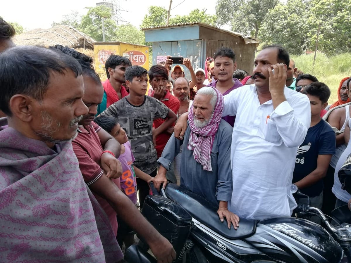 three family mamber died in truck accident railway crossing ghazipur
