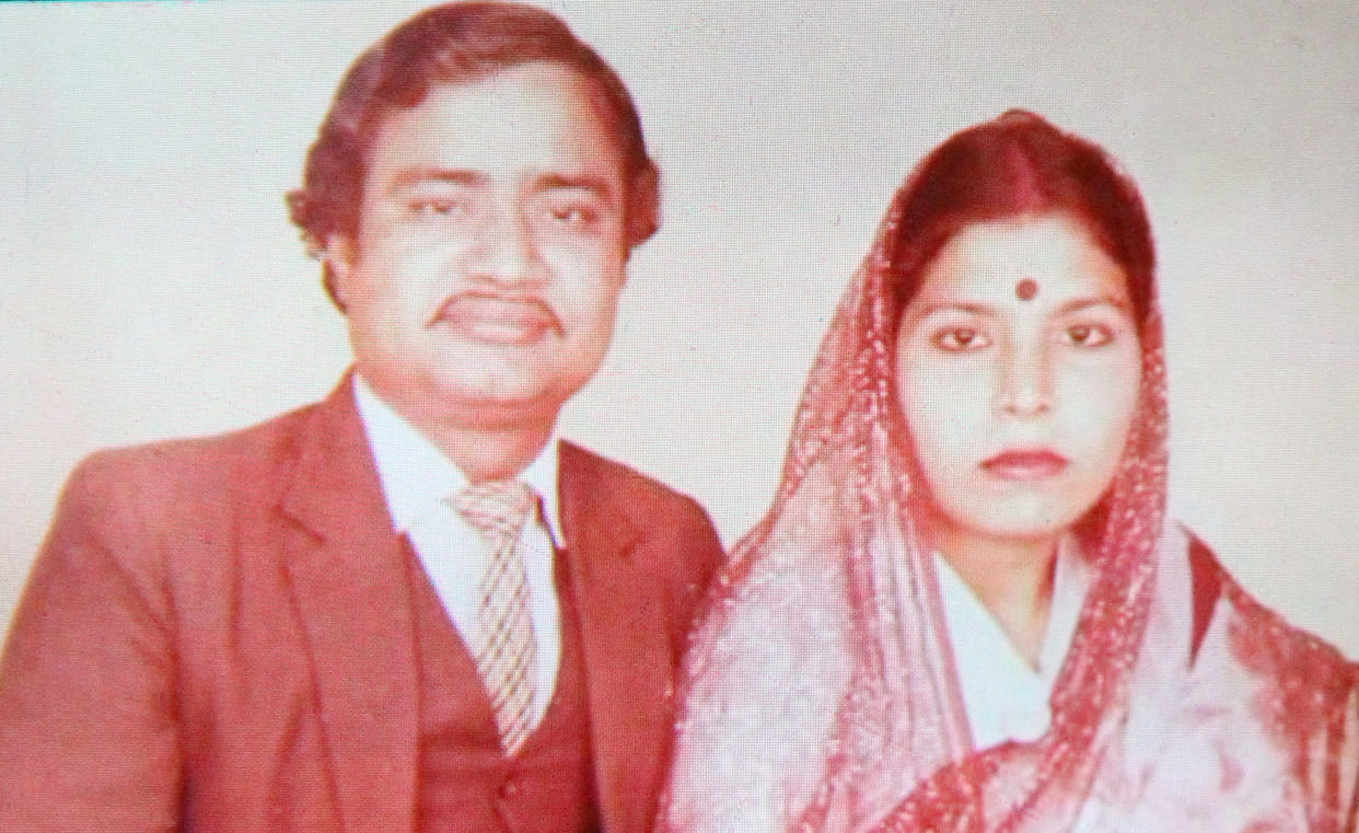 fire with short cerlit, couple dead
