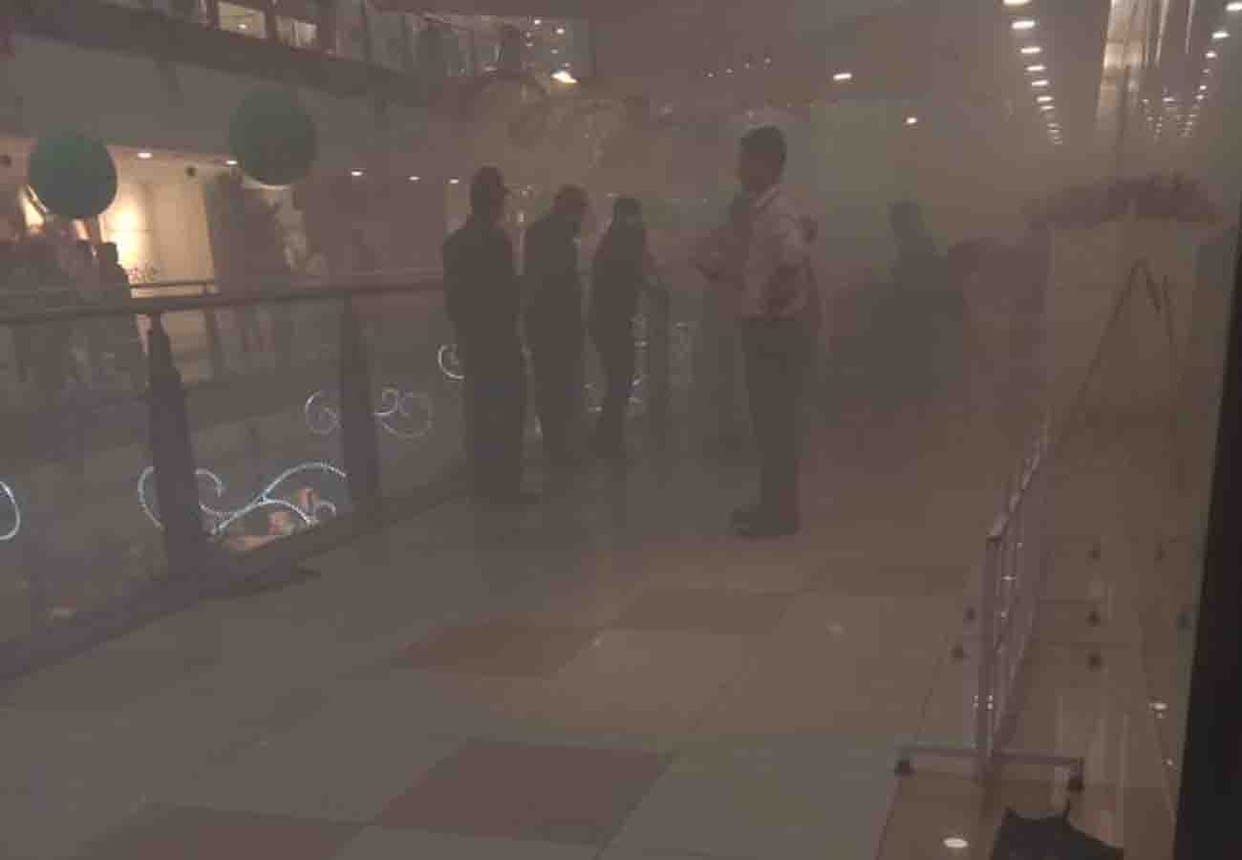 Fire in clothes showroom in Z Square Mall kanpur