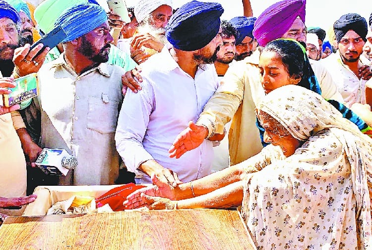 Indian Army Sepoy Para Trooper Karamjeet Singh Funeral at Ropar of Punjab