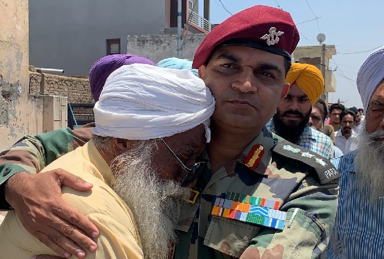 Indian Army Sepoy Para Trooper Karamjeet Singh Funeral at Ropar of Punjab