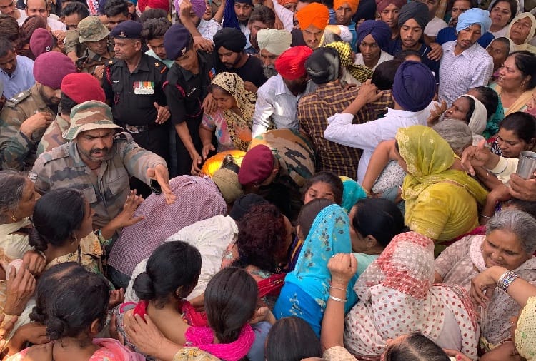 Indian Army Sepoy Para Trooper Karamjeet Singh Funeral at Ropar of Punjab