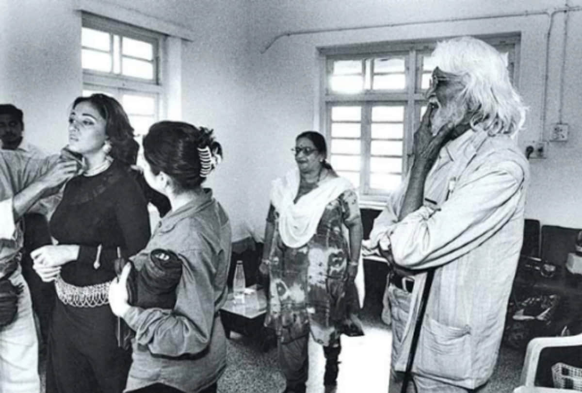 Birthday special Painter Mf Hussain when he booked cinema hall for madhuri dixit film