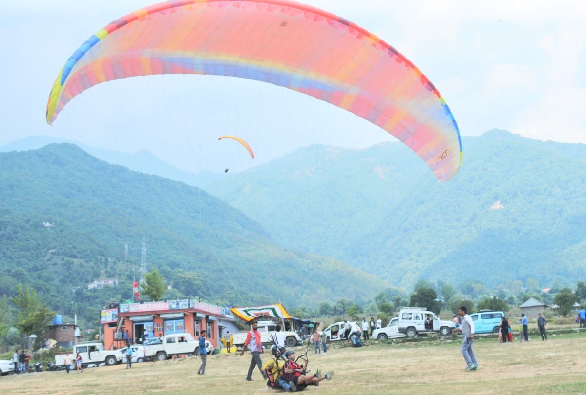 Nayarghati Adventure Sports Festival: 52 Para gliders flying at a height of 1000 meters