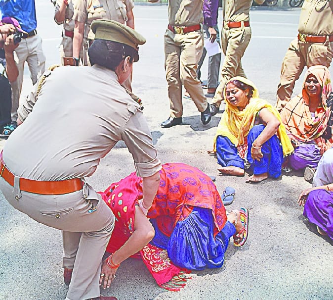 Efforts to self-denial on the family's commissioner intersection after absconding son