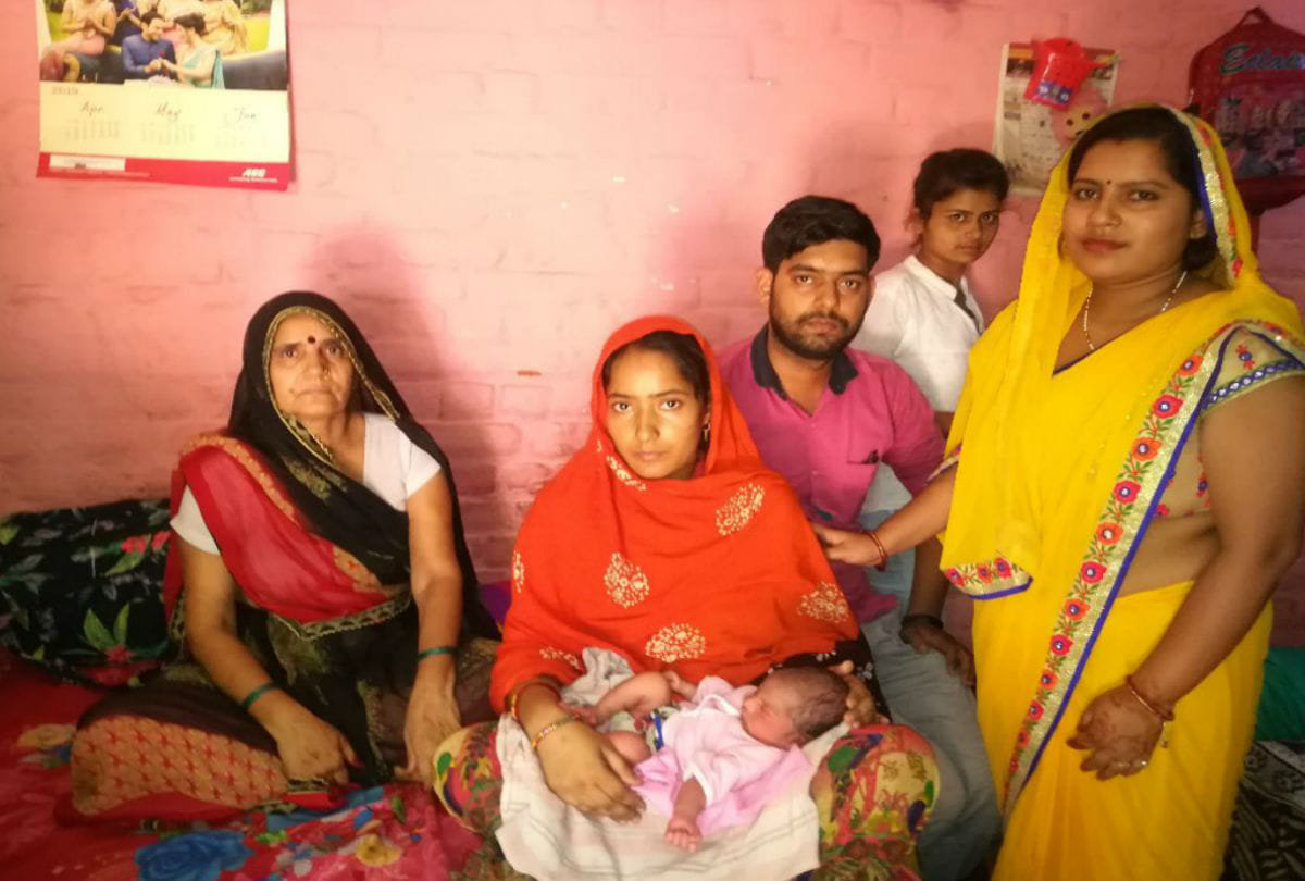 mother took DL Ed exam after gives birth to a baby girl in agra