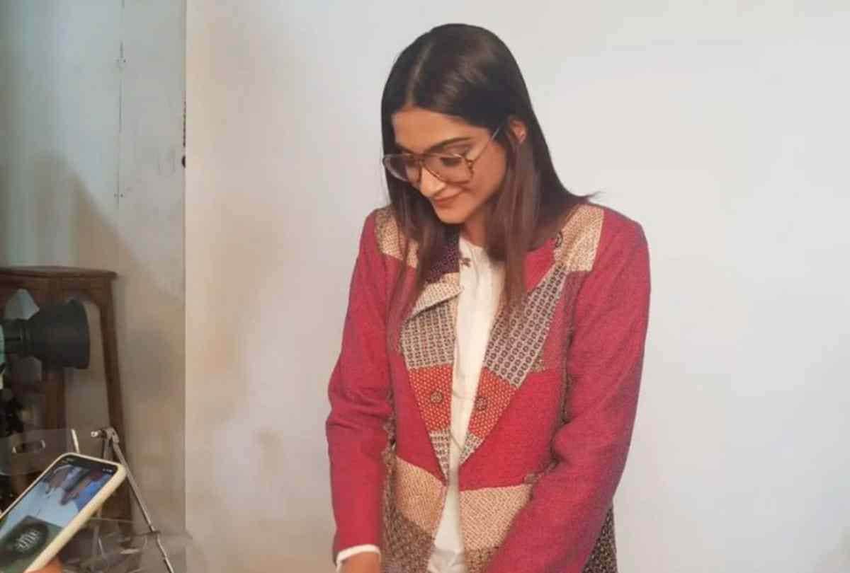 sonam kapoor share experience of taxi ride she is scared now