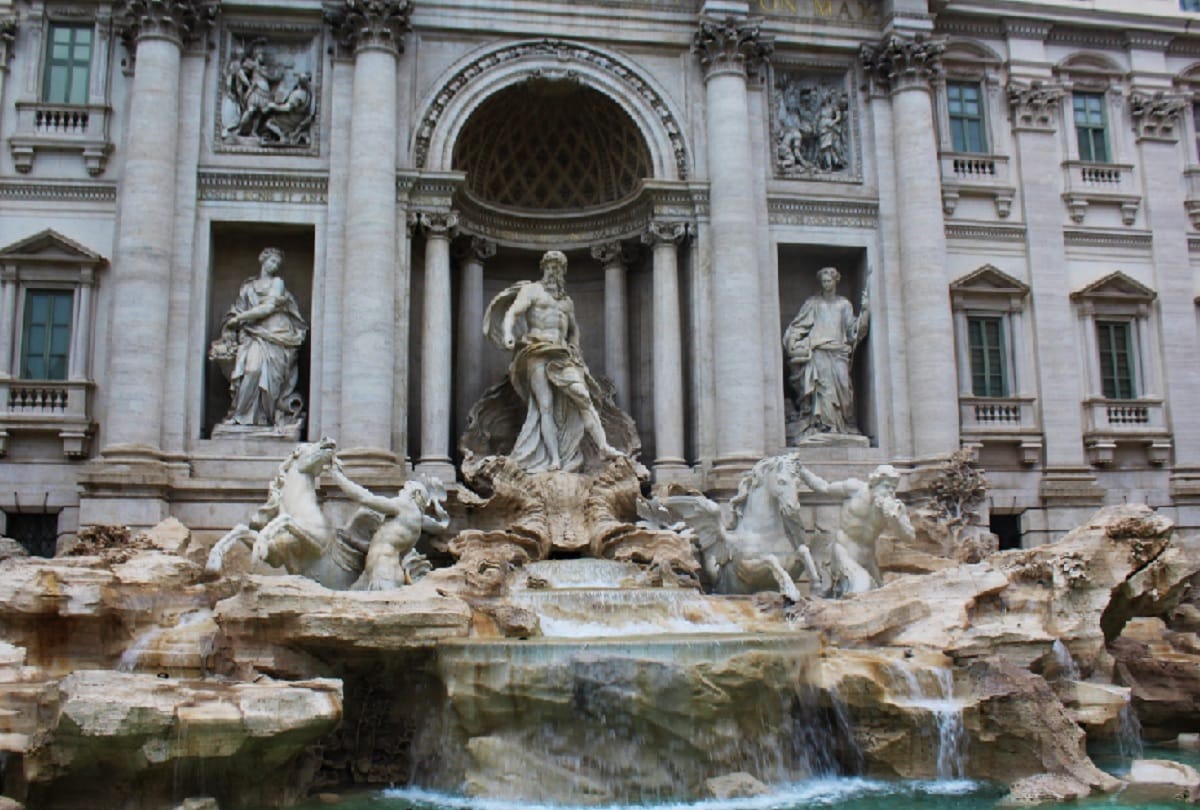 Rome Trevi Fountain weird rules and regulations for Tourists